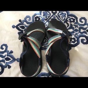 Chaco Rainbow size 7